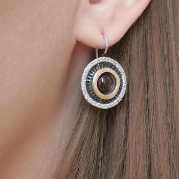 Серебряные серьги с гранатом, куб.цирконом и золотом MVE1543GGR