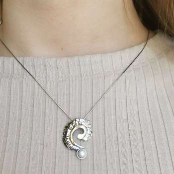 Серебряный кулон с жемчугом и золотом MVP2162GPL