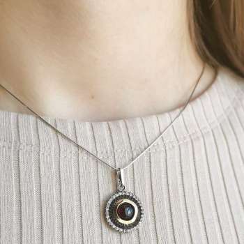 Серебряный кулон с гранатом, куб.цирконом и золотом MVP1543GGR