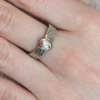 Серебряное кольцо с куб.цирконом и золотом MVR2013GCZ