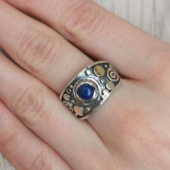 Серебряное кольцо с лазуритом и золотом MVR1896GLZ