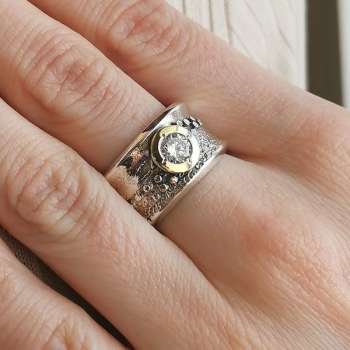 Серебряное кольцо с куб.цирконом и золотом MVR2026GCZ