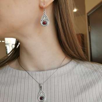 Серебряные серьги с гранатом MVE1895GR