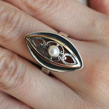 Серебряное кольцо с жемчугом и золотом MVR274GPL