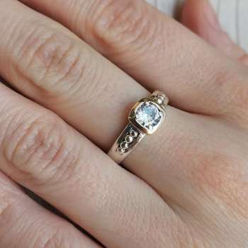 Серебряное кольцо с куб.цирконом и золотом MVR2140GCZ