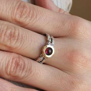 Серебряное кольцо с гранатом и золотом MVR2143GGR
