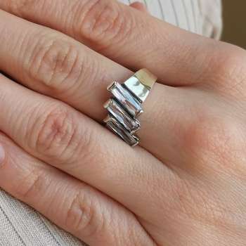 Серебряное кольцо с куб.цирконом и золотом MVR1558GCZ