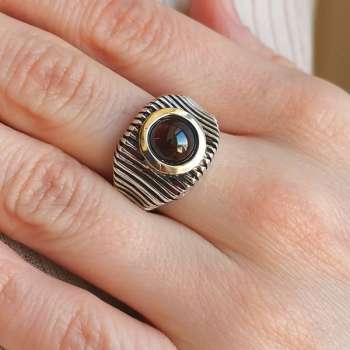 Серебряное кольцо с гранатом и золотом MVR1879GGR