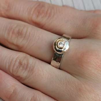 Серебряное кольцо с куб.цирконом и золотом MVR2044GCZ