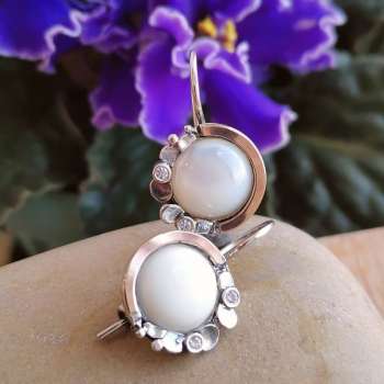 Серебряные серьги с перламутром, куб.цирконом и золотом MVE1536GPL