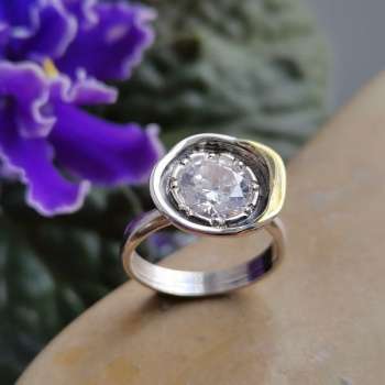 Серебряное кольцо с куб.цирконом и золотом MVR1608GCZ/1