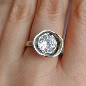 Серебряное кольцо с куб.цирконом и золотом MVR1608GCZ/1