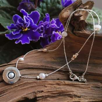 Серебряное колье с жемчугом и гематитом 01N585PL