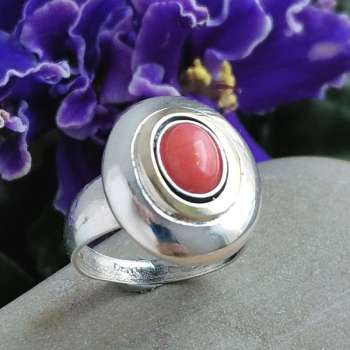 Серебряное кольцо с кораллом и золотом MVR1731GCR