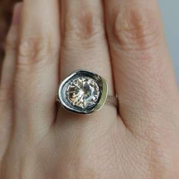 Серебряное кольцо с куб.цирконом и золотом MVR1608GCZ