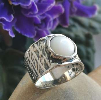 Серебряное кольцо с перламутром 01R2646PL