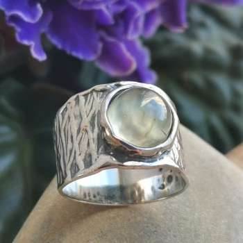 Серебряное кольцо с пренитом 01R2646PN