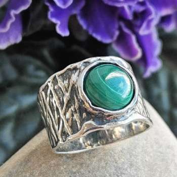Серебряное кольцо с малахитом 01R2646ML