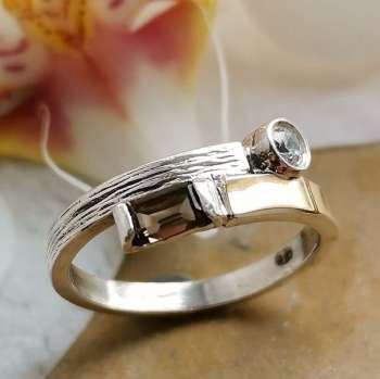 Серебряное кольцо с куб.цирконом, топазом и золотом MVR2127GBT