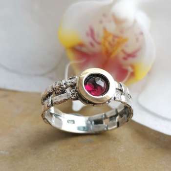 Серебряное кольцо с гранатом и золотом MVR2143GGR