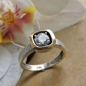 Серебряное кольцо с куб.цирконом и золотом MVR2160GCZ