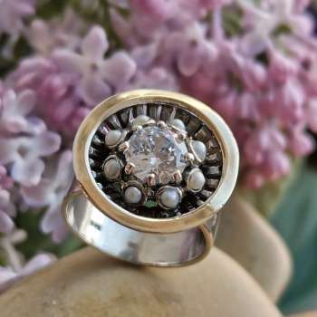 Серебряное кольцо с куб.цирконом, жемчугом и золотом MVR1853GPL