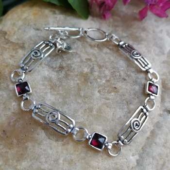 Серебряный браслет с гранатом 01B371GR