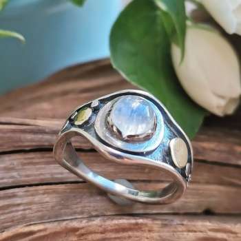 Серебряное кольцо с лунным камнем и золотом MVR1908GMS