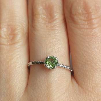 Серебряное кольцо с перидотом MVR1569PR