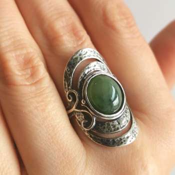 Серебряное кольцо с нефритом 01R961NF