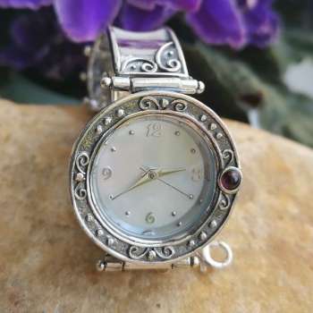 Серебряные часы с гранатом 01W538GR