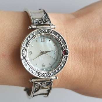 Серебряные часы с гранатом 01W538GR