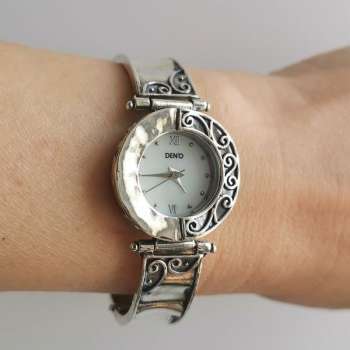 Серебряные часы 01W039