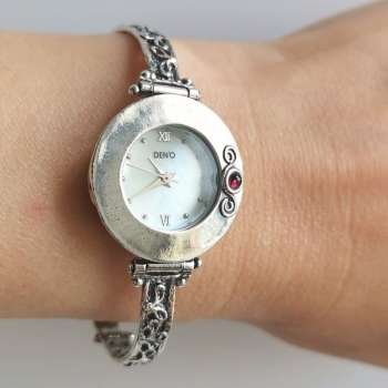 Серебряные часы с гранатом 01W679GR