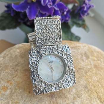 Серебряные часы 01W709
