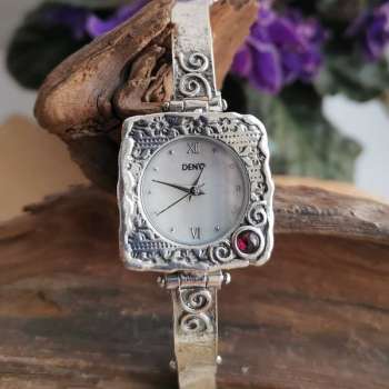 Серебряные часы с гранатом 01W628GR