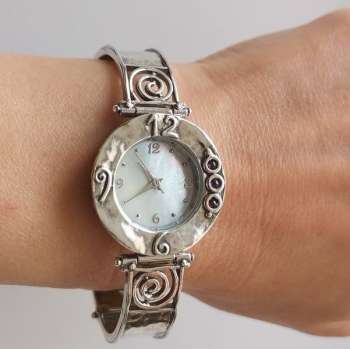 Серебряные часы с гранатом 01W008GR