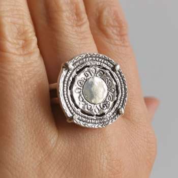 Серебряное кольцо 01R563
