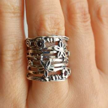 Серебряное кольцо с гранатом 01R395GR