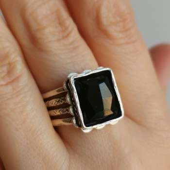 Серебряное кольцо с ониксом 01R2148ON