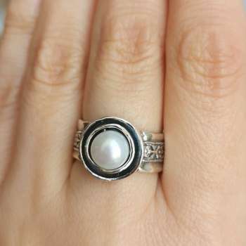 Серебряное кольцо с жемчугом 01R451PL