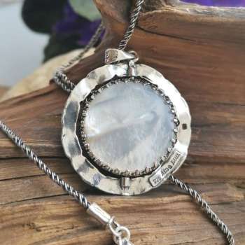 Серебряное колье с перламутром (галиотис) 01N4382PL