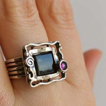 Серебряное кольцо с ониксом и гранатом 01R371ON/1