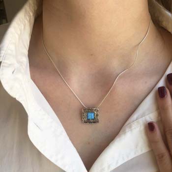 Серебряное колье с опалом иск. 01N1918OP