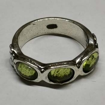 Серебряное кольцо с перидотом 01R2770PR