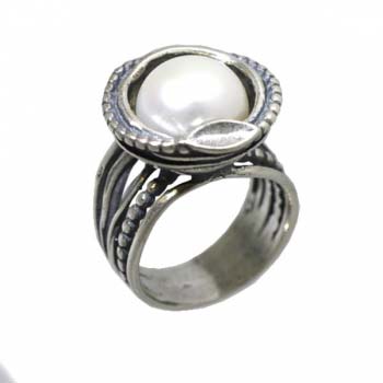Серебряное кольцо с жемчугом 01R848PL