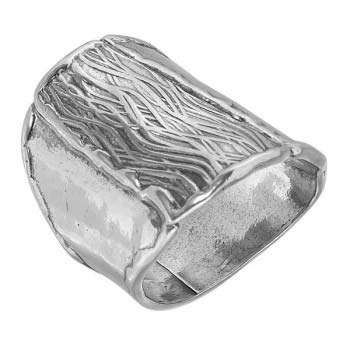 Серебряное кольцо 01R2811